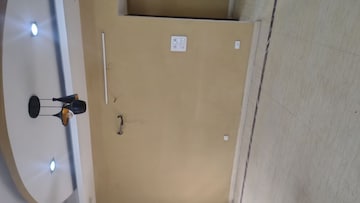 Room in 3 BHK Apartment at SG Oasis, Vasundhara Sector 2b – for Rent