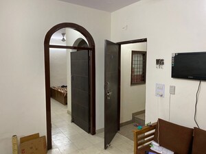 Building Lobby in 1 BHK Builder Floor at Ansal Sushant Lok I, Sector 43 – for Rent