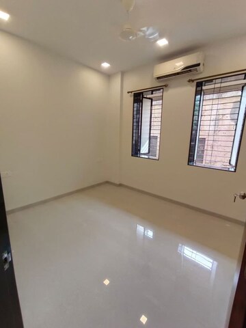 Room in 1 BHK Apartment at Usha Sadan Apartment, Colaba – for Rent