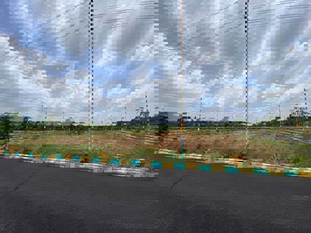 Plot For Sale in Mullur