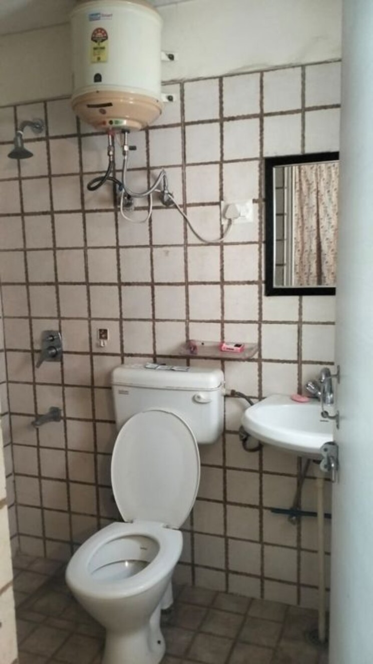 Bathroom, nk-sharma-savitry-greens 1 Bedroom 600 Sq.Ft. Apartment In Lohgarh Zirakpur 9760764