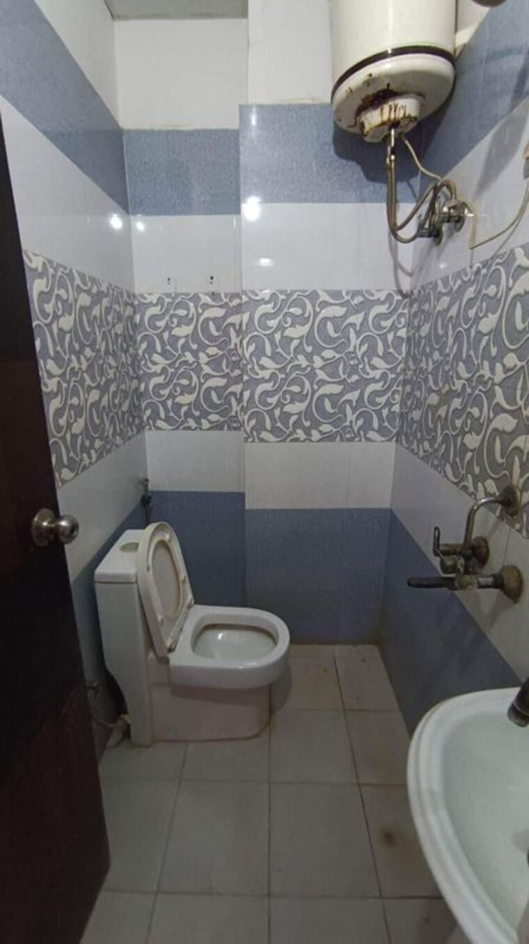 Bathroom, acc-homes 2 Bedroom 1150 Sq.Ft. Apartment In Sector 44 Noida 9760881