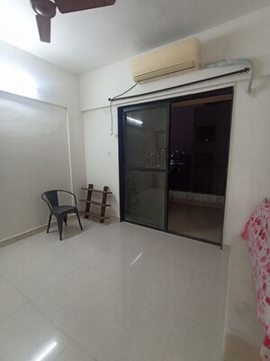 Room in 2 BHK Apartment at Magarpatta Annex, Hadapsar – for Rent