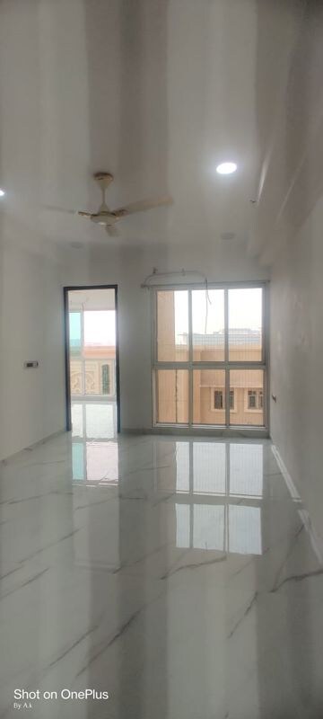 Room in 2 BHK Apartment at Nahar Amaryllis Towers and Plaza, Chandivali – for Rent