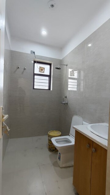 Bathroom in 3.5 BHK Builder Floor at Uday Arden 45, Sector 45 – for Rent