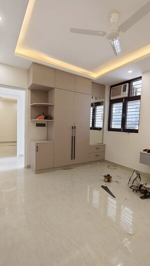 Room in 3.5 BHK Builder Floor at Uday Arden 45, Sector 45 – for Rent