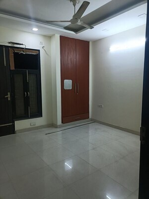 Room in 3.5 BHK Builder Floor at Uday Arden 45, Sector 45 – for Rent