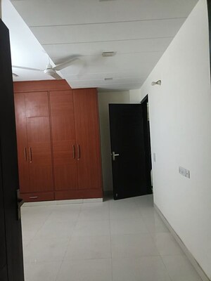 Bathroom in 3.5 BHK Builder Floor at Uday Arden 45, Sector 45 – for Rent