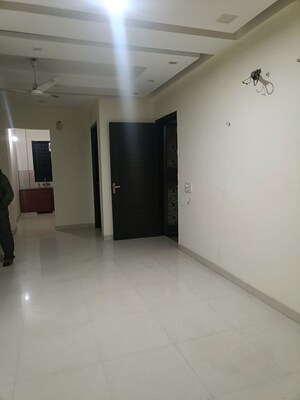 Room in 3.5 BHK Builder Floor at Uday Arden 45, Sector 45 – for Rent