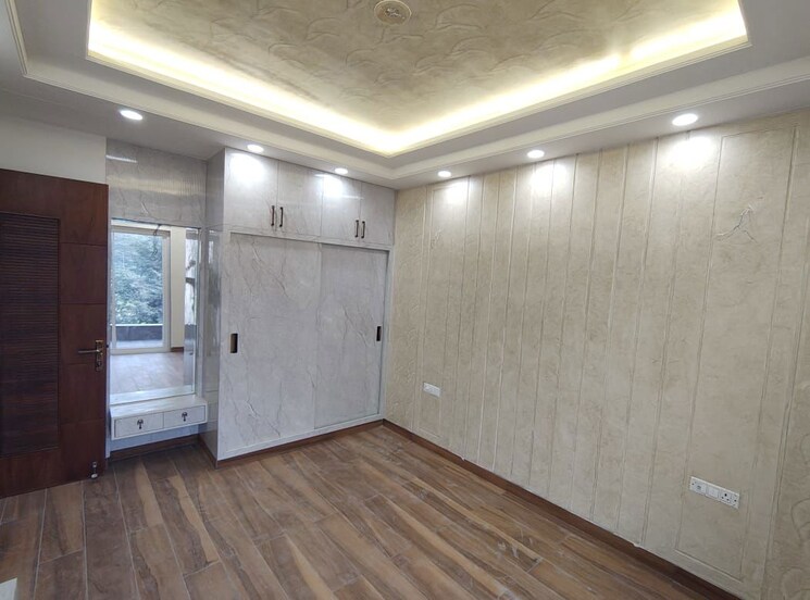 Room, sector 16 3 Bedroom 2200 Sq.Ft. Builder Floor In Sector 16 Faridabad 9761379