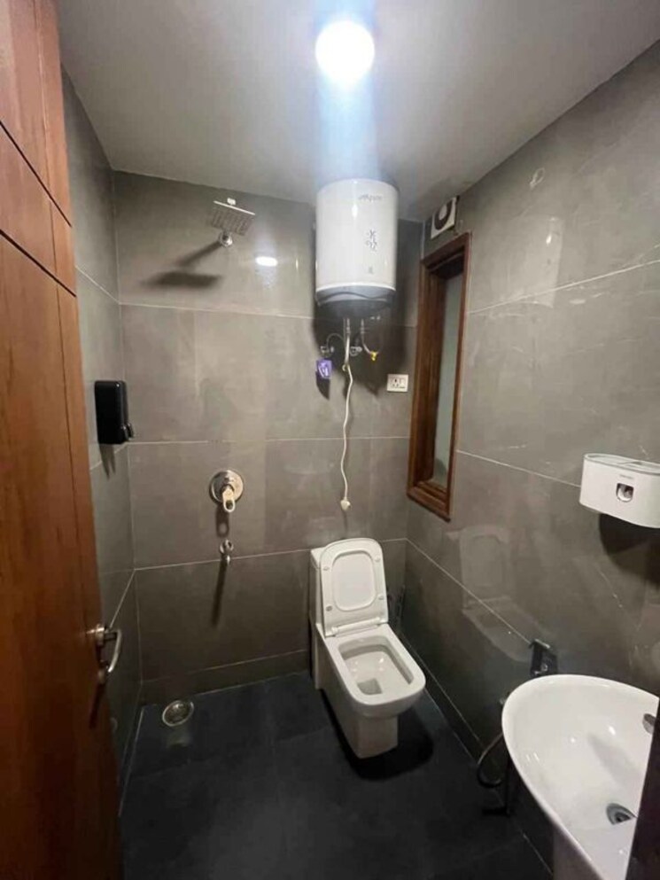 Bathroom, saket 1 Bedroom 500 Sq.Ft. Builder Floor In Saket Delhi 9761408