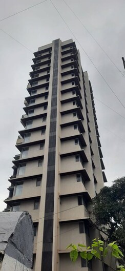 4 BHK + Servant Room Apartment For Sale in Santacruz West