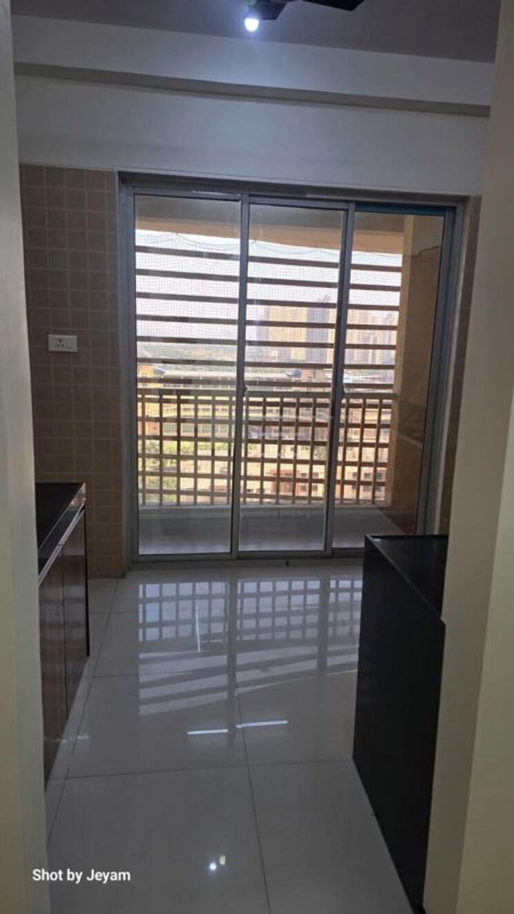 Kitchen, soham-tropical-lagoon 2 Bedroom 730 Sq.Ft. Apartment In Ghodbunder Road Thane 9761464