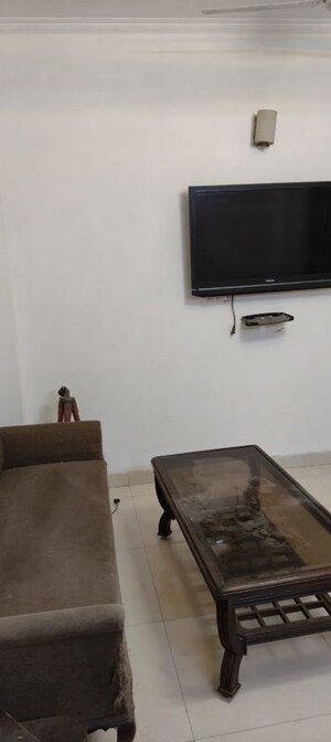 Furnished Amenities in 2 BHK Builder Floor at Malviya Nagar – for Rent