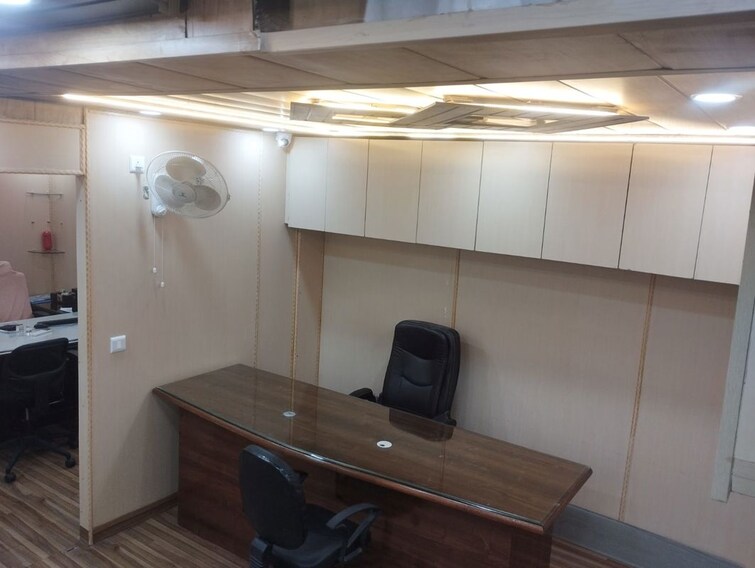 Team Area, mehrauli Commercial Office Space 600 Sq.Ft. In Mehrauli Delhi 9740303