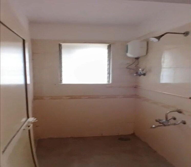 Bathroom, dadar east 1 Bedroom 650 Sq.Ft. Apartment In Dadar East Mumbai 9761458