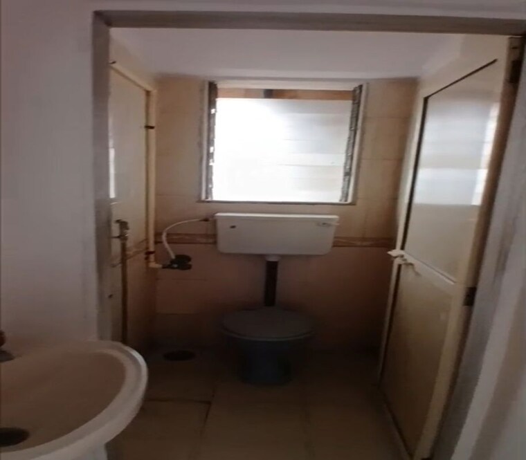 Bathroom, dadar east 1 Bedroom 650 Sq.Ft. Apartment In Dadar East Mumbai 9761458