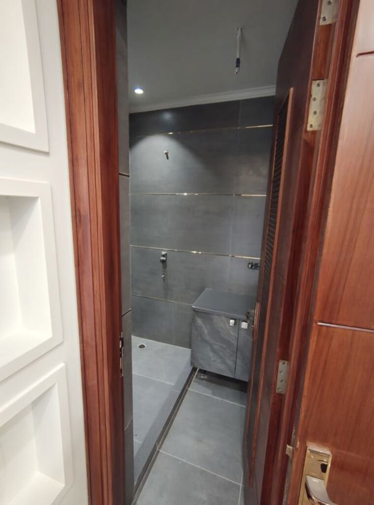 Bathroom, sector 16 3 Bedroom 2051 Sq.Ft. Builder Floor In Sector 16 Faridabad 9761622