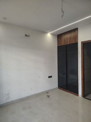 Room in 6 BHK Independent House at Dhakoli – for Sale