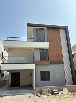 4 BHK + Pooja Room,Servant Room,Study Room,Extra Room Villa For Sale in Praneeth Pranav Venetia