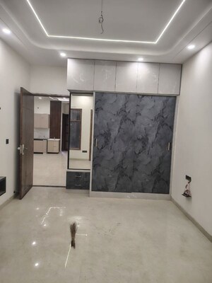 Room in 6 BHK Independent House at Dhakoli – for Sale