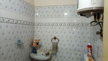 Bathroom in 1 BHK Builder Floor at Vaishali Sector 5 – for Sale