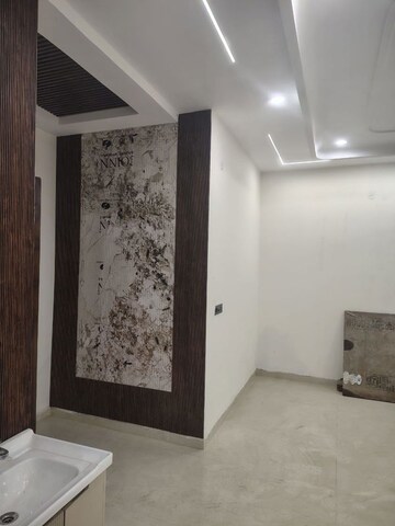 Room in 6+ BHK Independent House at Dhakoli – for Sale