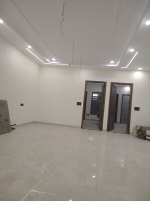 Room in 6+ BHK Independent House at Dhakoli – for Sale