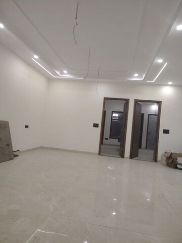 Room in 6+ BHK Independent House at Dhakoli – for Sale