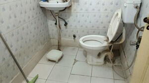 Bathroom in 1 BHK Builder Floor at Vaishali Sector 5 – for Sale