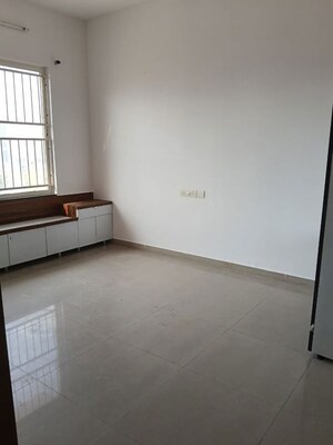 Room in 3 BHK Apartment at Kolte Patil Life Republic, Hinjewadi – for Rent