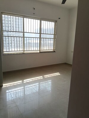 Room in 3 BHK Apartment at Kolte Patil Life Republic, Hinjewadi – for Rent