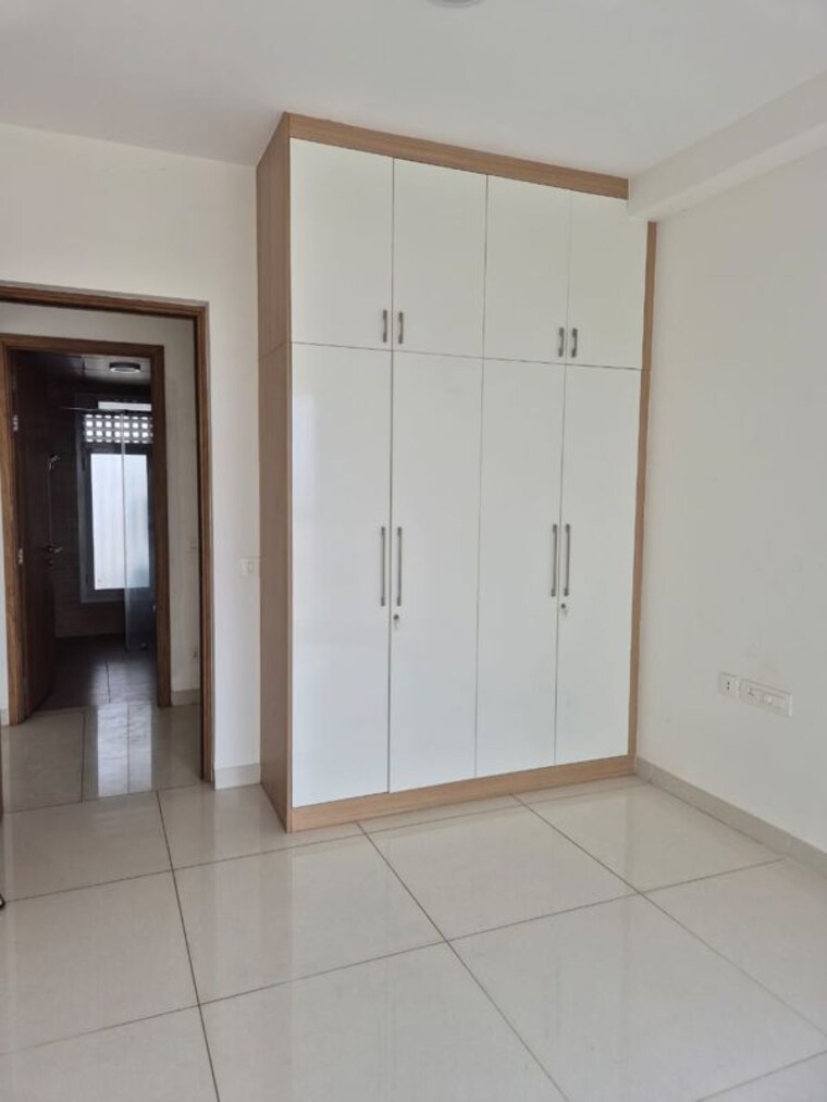 Room, snn-clermont 3 Bedroom 2500 Sq.Ft. Apartment In Hebbal Bangalore 9761880