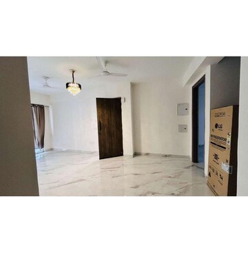Room in 3.5 BHK Builder Floor at Smart World Gems, Sector 89 – for Rent