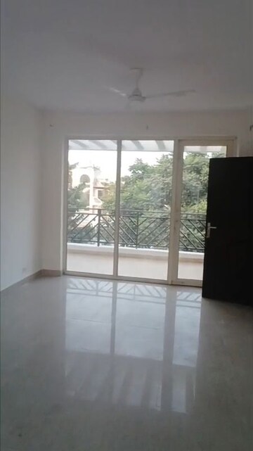 Room in 4 BHK Apartment at BPTP Park 81, Sector 81 – for Rent