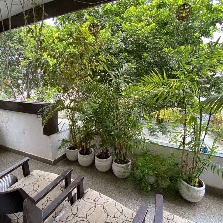 Balcony, sector 15 ii 5 Bedroom 263 Sq.Yd. Independent House In Sector 15 ii Gurgaon 9762012