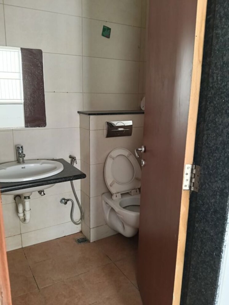 Bathroom, kolte-patil-life-republic 3 Bedroom 1220 Sq.Ft. Apartment In Hinjewadi Pune 9762040