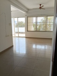 3 BHK + Extra Room Apartment For Rent in Kolte Patil Life Republic