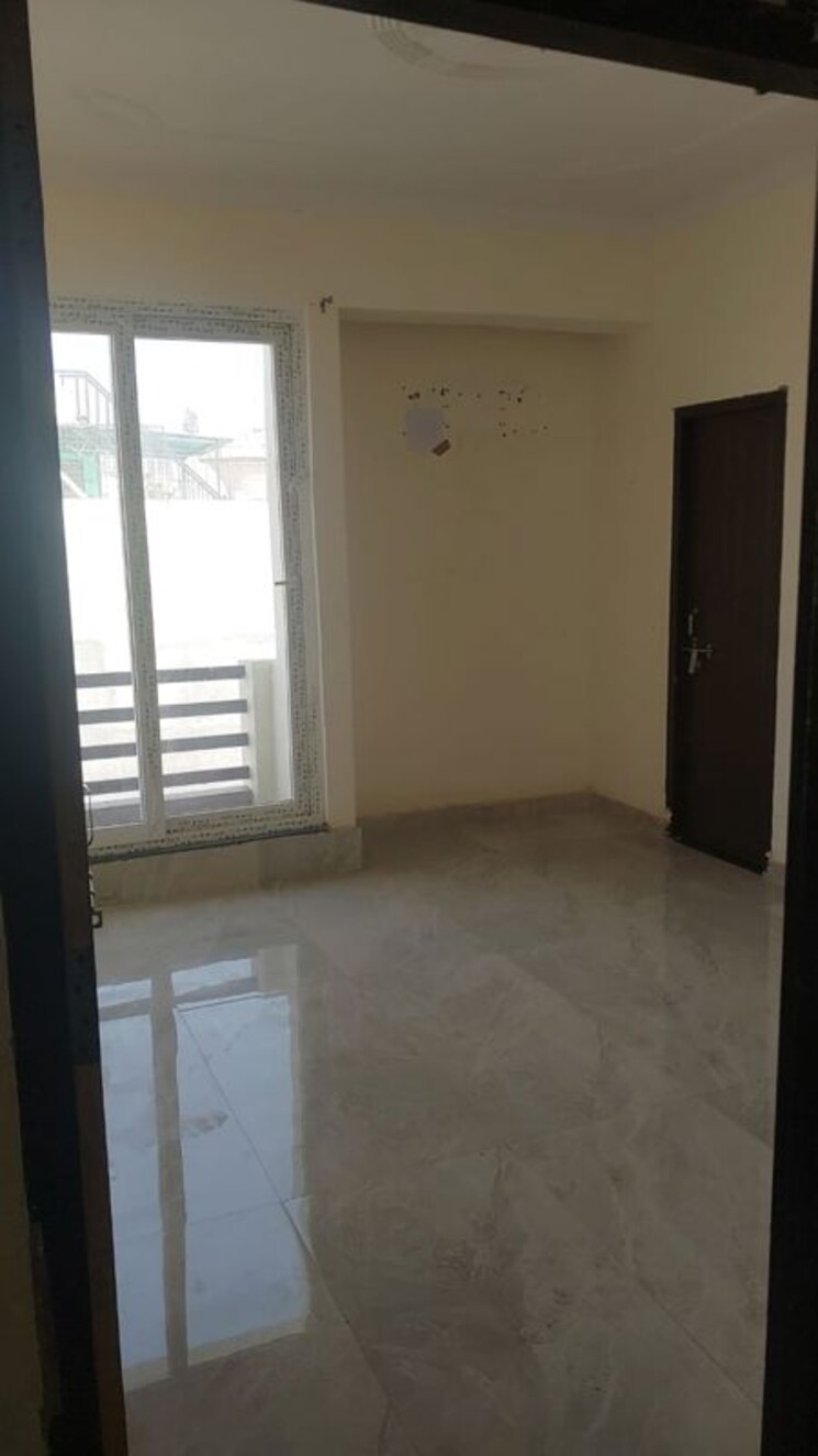 Room, jankipuram 2 Bedroom 950 Sq.Ft. Apartment In Jankipuram Lucknow 9762047