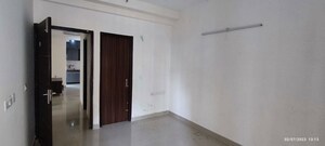 Room in 3 BHK Independent House at Dlf Phase ii – for Sale