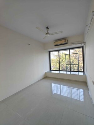 Room in 3 BHK Apartment at Akshar Alvario, Seawoods – for Rent