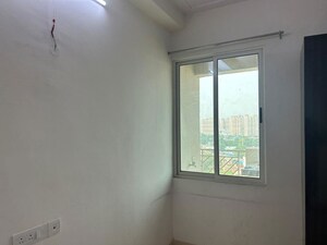 Room in 3 BHK Independent House at Dlf Phase ii – for Sale