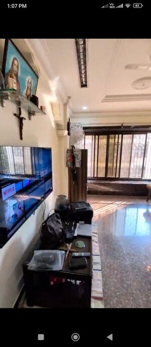 Master Bedroom in 2 BHK Apartment at Goregaon East – for Rent