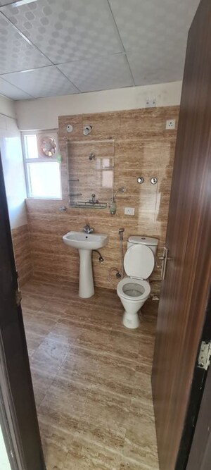 Bathroom in 3 BHK Independent House at Dlf Phase ii – for Sale
