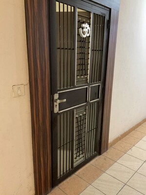 Building Lobby in 3 BHK Independent House at Dlf Phase ii – for Sale