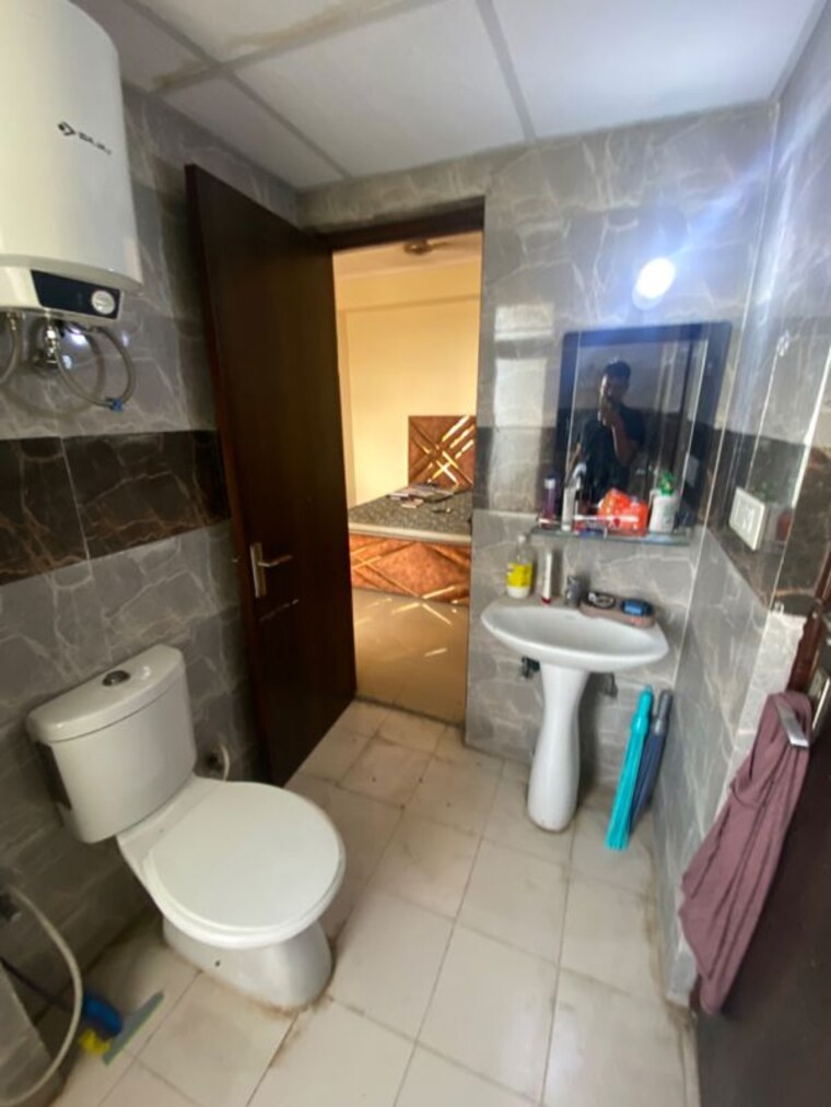 Team Area, dlf phase ii 3 Bedroom 1937 Sq.Ft. Independent House In Dlf Phase ii Gurgaon 9759279