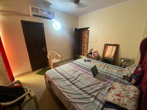 Bedroom in 3 BHK Independent House at Dlf Phase ii – for Sale
