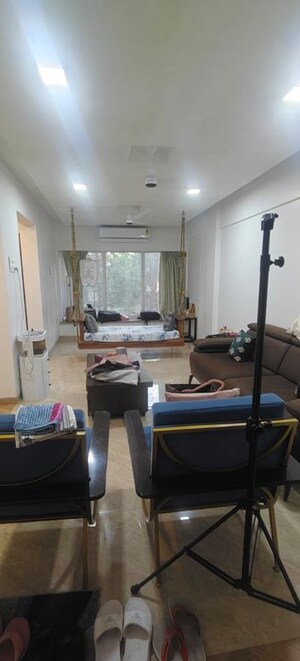 Team Area in 2 BHK Apartment at Vaibhav Apartment Prabhadevi, Prabhadevi – for Rent