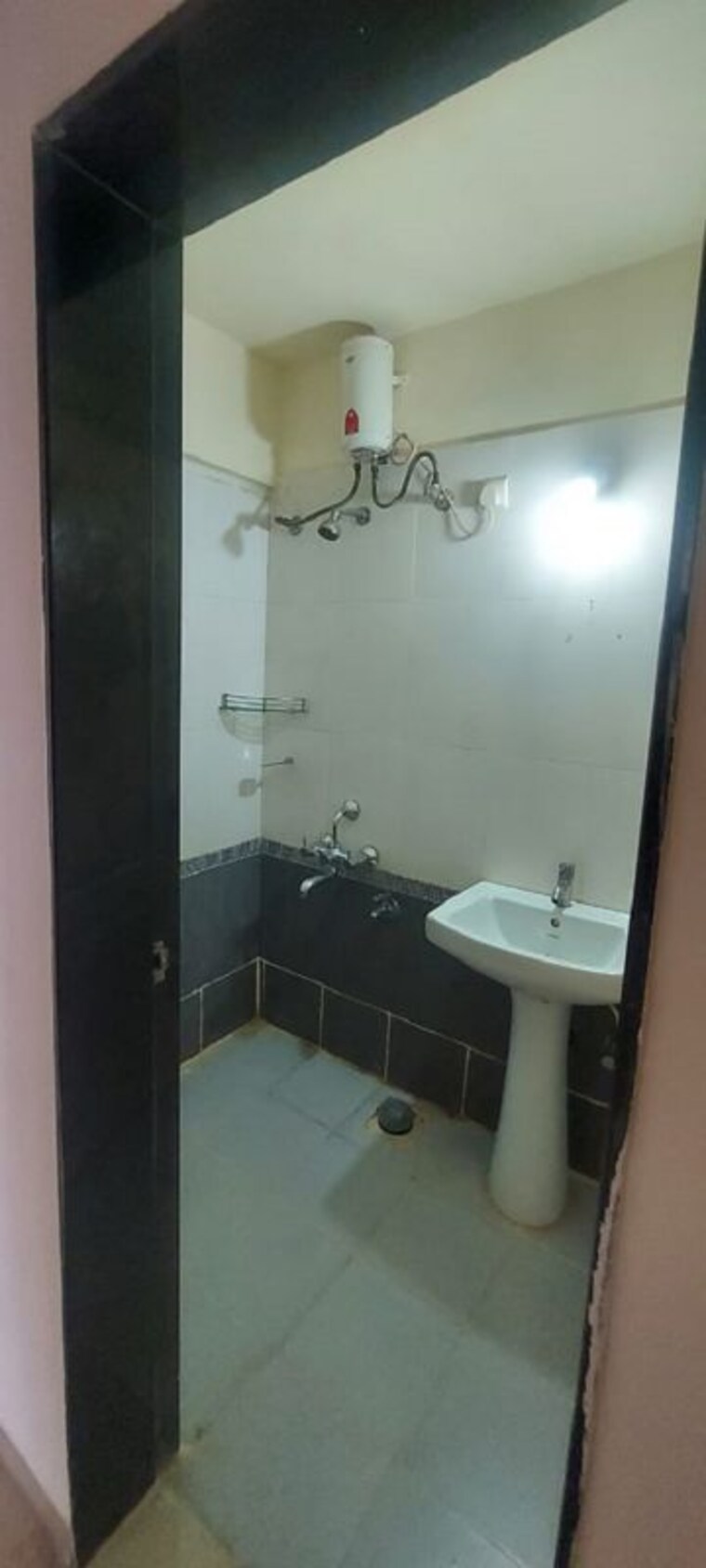 Bathroom, sohna road 2 Bedroom 1084 Sq.Ft. Builder Floor In Sohna Road Gurgaon 9762321