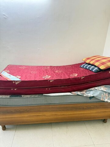 Bedroom in 4 BHK Apartment at Sindhu Bhavan Road – for Rent